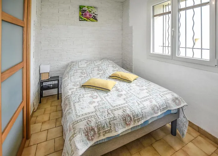 Gorgeous Home In Piolenc With Wifi
