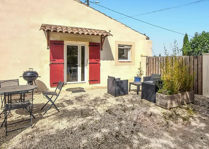 Gorgeous Home In Piolenc With Wifi